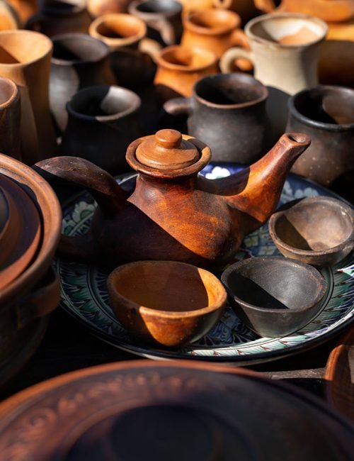 a-lot-of-handmade-pottery-ceramic-clay-brown-kitc-resize.jpg